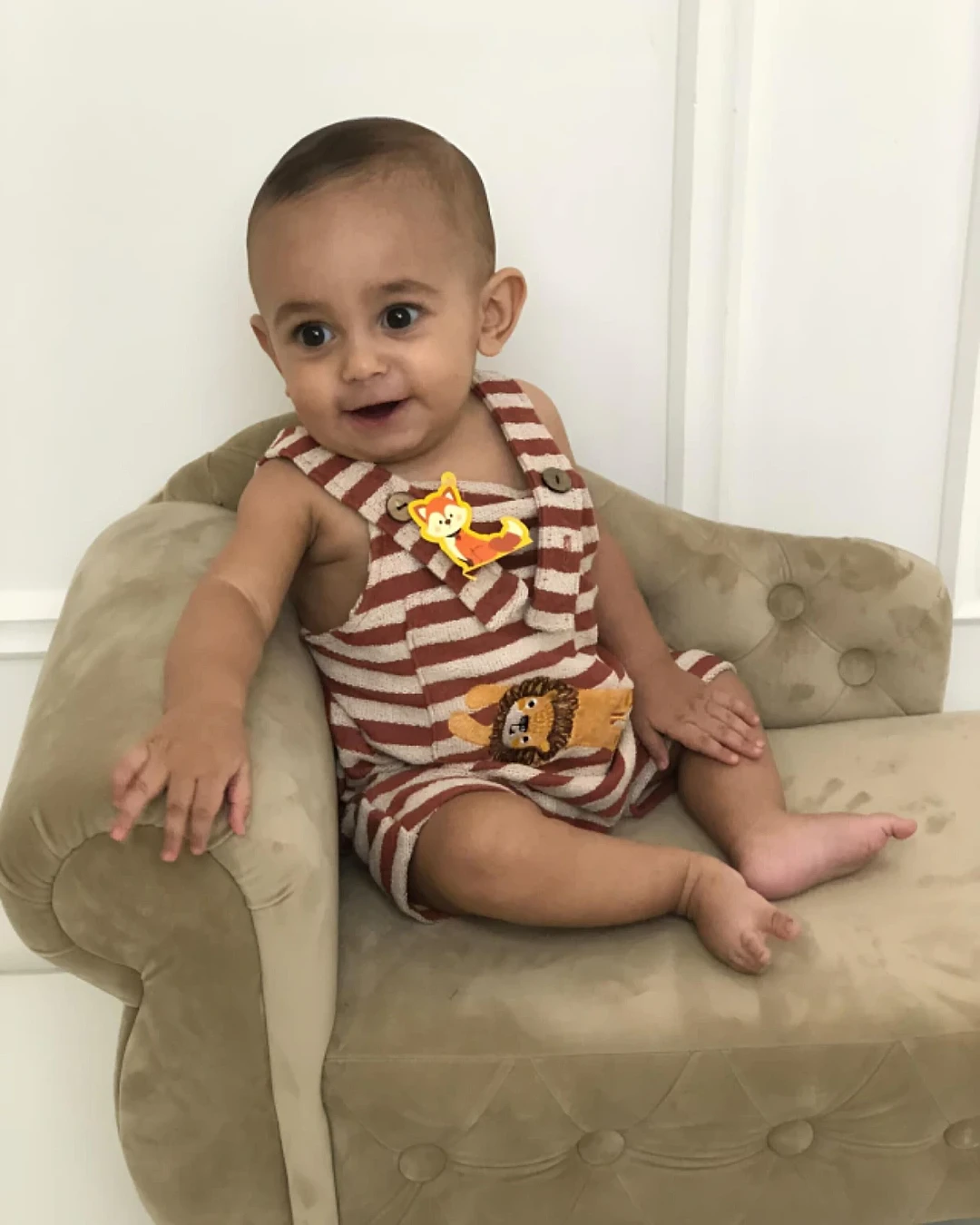 Macacão Infantil Listrado com Aplique de Leão