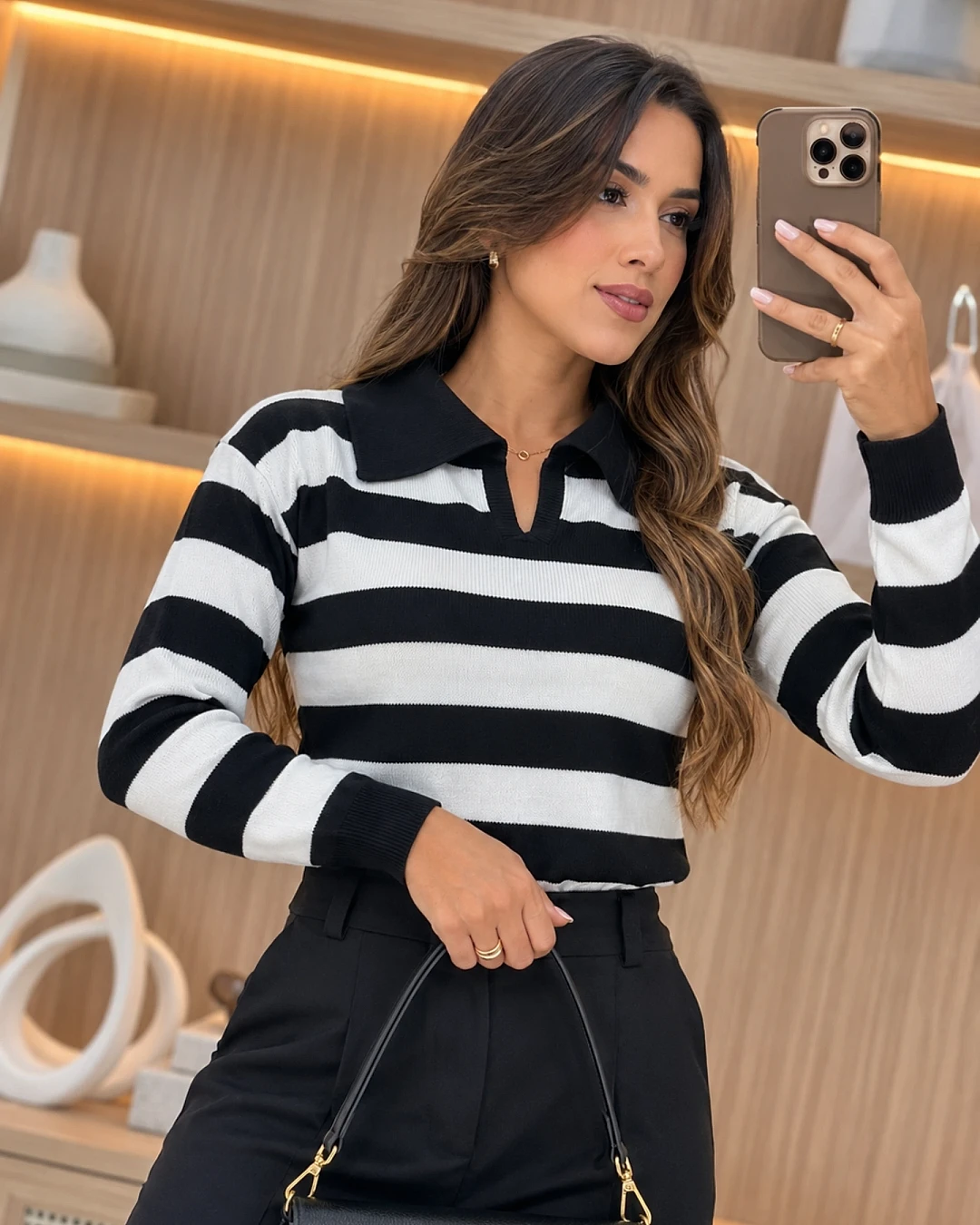 Blusa de Tricô Listrada Gola Polo.